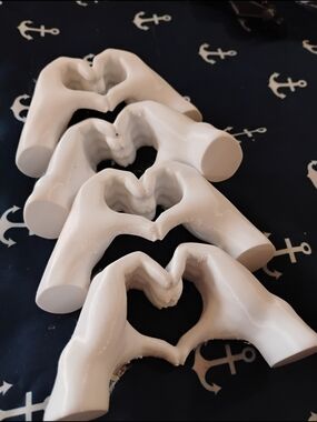 Love!!White Ceramic Hands Forming Heart Sculpture Set